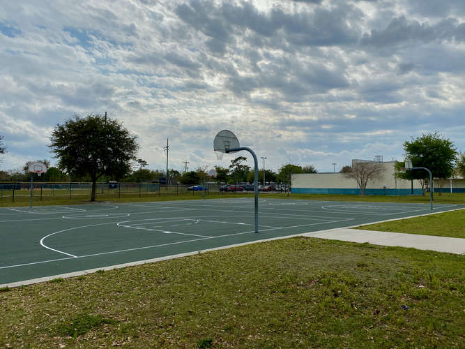 Rent Outdoor Basketball Courts in Orlando