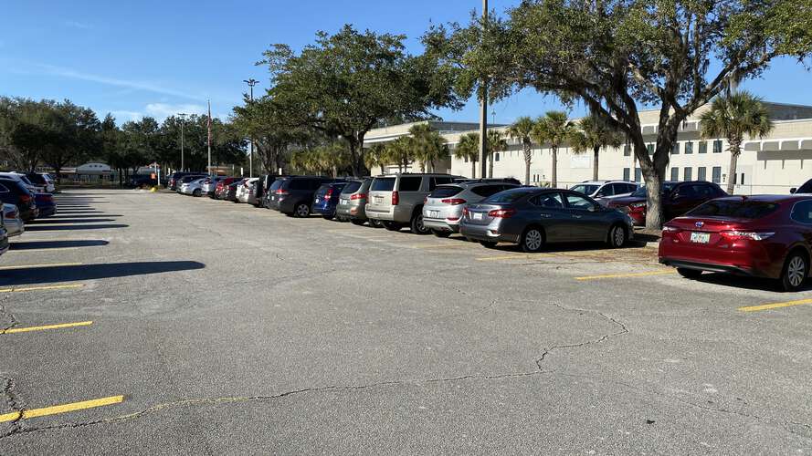 Rent a Parking Lot in Valrico FL 33596