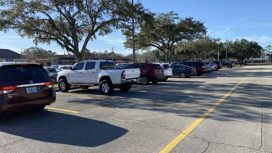 Rent a Parking Lot in Valrico FL 33596