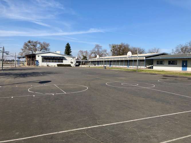 Rent Outdoor Basketball Courts in Fresno