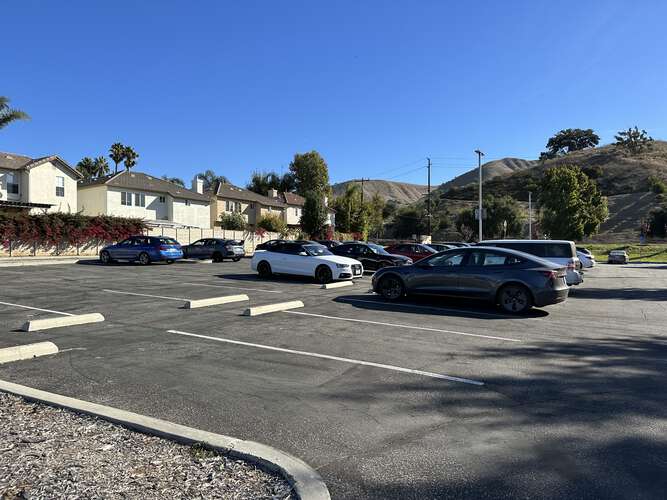 Rent Parking Lot in Calabasas