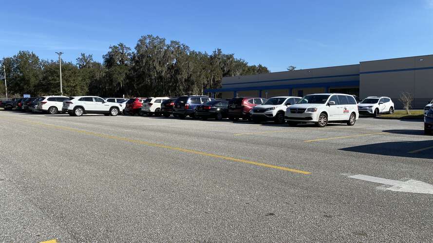 rent-a-parking-lot-in-valrico-fl-33596