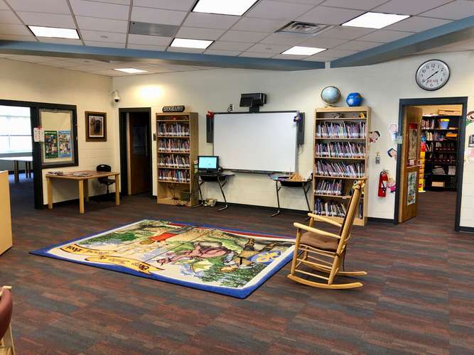 Rent Library in Blythewood
