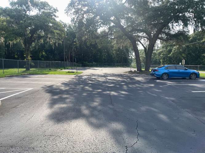 Rent a Parking Lot (Small) in Dade City FL 33525