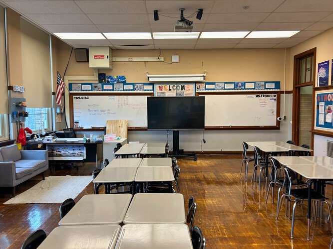 Rent Classroom Standard in Chicago