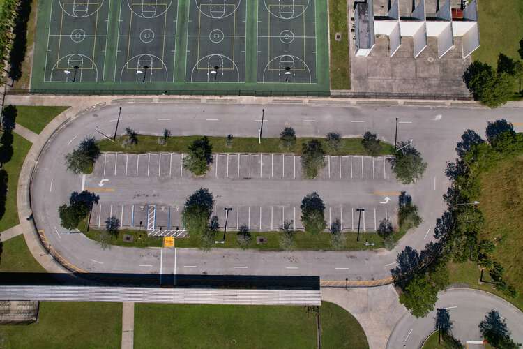 Rent Parking Lot South in Pembroke Pines