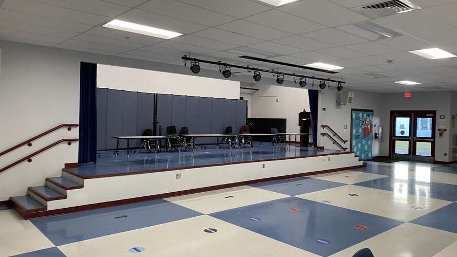 Rent Cafeteria in Wimauma