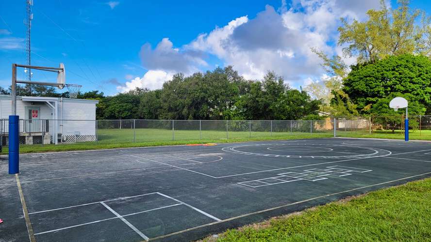 rent-outdoor-basketball-courts-in-pembroke-park