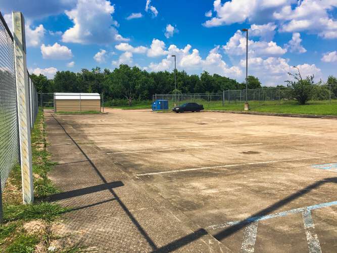 Rent a Parking Lot (Small) in Houston TX 77071