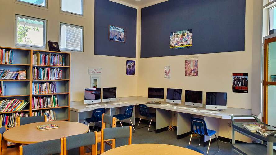 Rent a Library (Medium) in Valley Center CA 92082