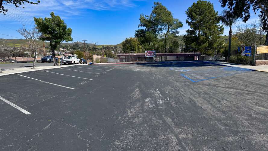 Rent a Parking Lot (Small) in Lake Elsinore CA 92530