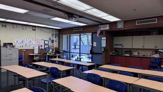 Lakeside Middle School Classroom Standard in Irvine