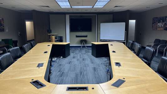 Menlo College Brawner Room 110 - 441 Boardroom in Atherton 4