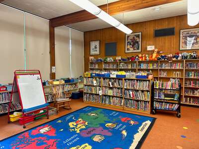 Atkinson K-5 School Library in Portland 2
