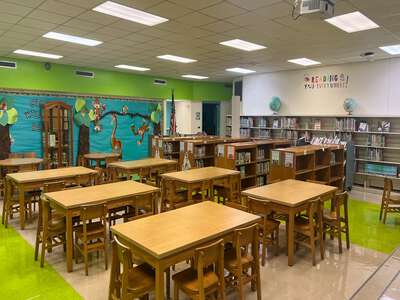 Johnnie M Parris Colonial Drive Elementary School Library in Miami 2