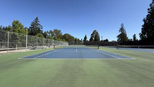 Federal Way High School Tennis Courts in Federal Way