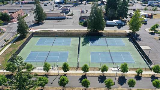 Federal Way High School Tennis Courts in Federal Way