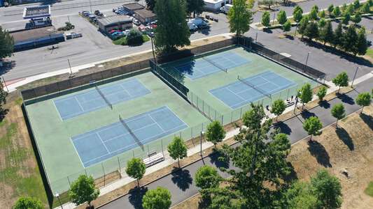 Federal Way High School Tennis Courts in Federal Way