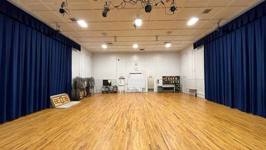 Clarksburg Middle School Auditorium in Clarksburg 4
