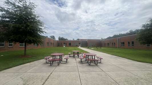 Charlotte-Mecklenburg Academy Outdoor Lunch Area in Charlotte 2