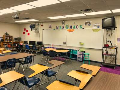Oak Park Middle Classroom Standard in Leesburg