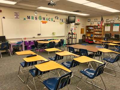 Oak Park Middle Classroom Standard in Leesburg