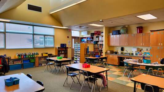 Manzano Mesa Elementary School Classroom Standard in Albuquerque