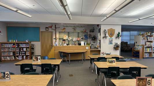 Carmen Dragon Elementary School Library in Antioch