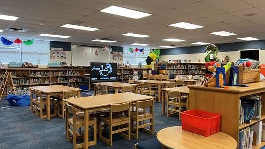 Greenbriar Elementary School Library in Fort Worth