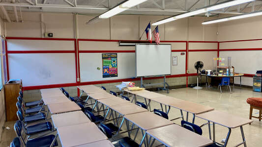 Henderson N Q Elementary Classroom Standard in Houston