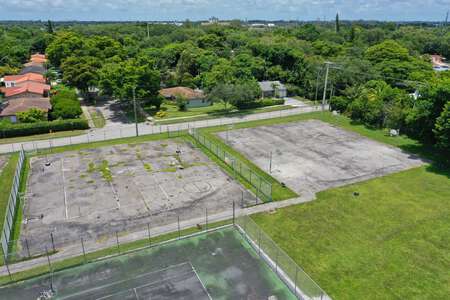 Horace Mann Middle School Outdoor Basketball Courts in Miami 2