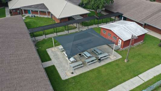 Centennial Elementary School Outdoor Lunch Area in Dade City