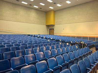 Celestino Mauricio Soto Jr. Elementary School Auditorium in Dallas 4