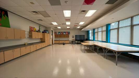 Emma Hutchinson Elementary School Classroom Standard in Atlanta 2