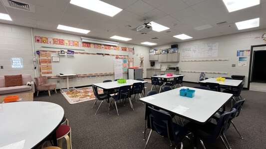 Peachtree Elementary School Classroom Standard in Peachtree Corners 3