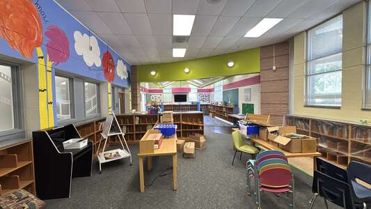 Hidden Valley Elementary School Media Center in Charlotte 2