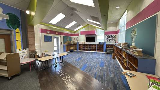 Hidden Valley Elementary School Media Center in Charlotte 3