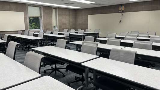 Menlo College Brawner Room 220 - 476 - Classroom in Atherton