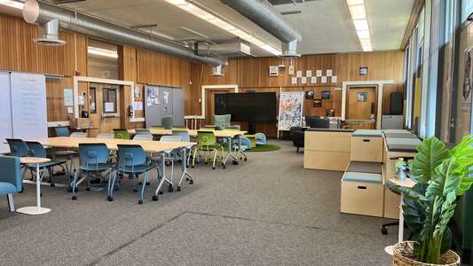 Bidwell High School Library in Antioch 3