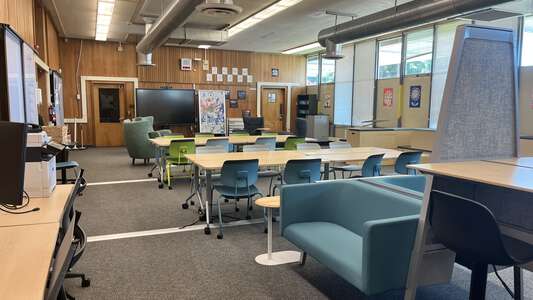 Bidwell High School Library in Antioch 4