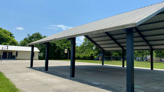 Isaacs Elementary Outdoor Basketball Courts in Houston