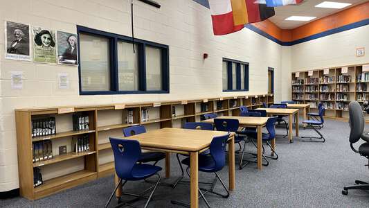 Kennedy Middle School Media Center in Charlotte 2