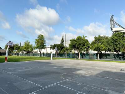 Henry M. Flagler Elementary School Outdoor Basketball Courts in Miami 4