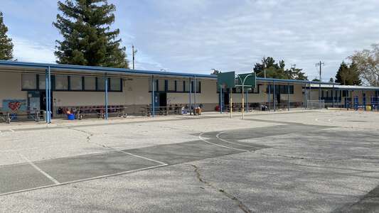 Lincoln Elementary School Outdoor Basketball Courts in Cupertino