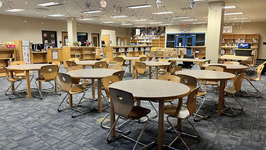 New Berlin Elementary School Library (3 hr min) in Jacksonville