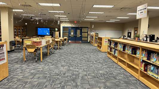 New Berlin Elementary School Library (3 hr min) in Jacksonville