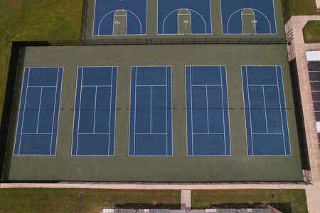 Sunlake High School Tennis Courts in Land O' Lakes