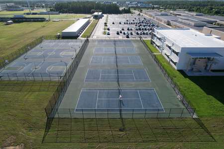 Sunlake High School Tennis Courts in Land O' Lakes
