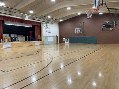 Bolton Primary School Gym in West Linn