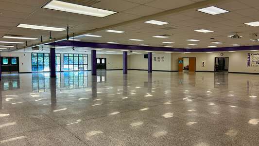 Duluth Middle School Cafeteria in Duluth